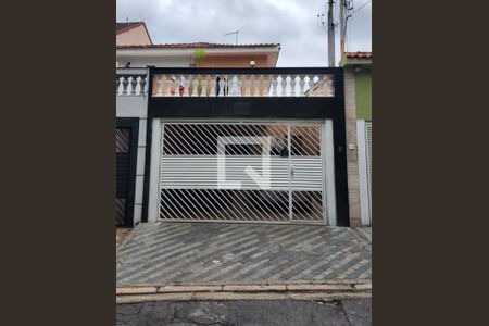 Casa à venda com 198m², 3 quartos e 2 vagas Casa à venda com 198m², 3 quartos e 2 vagasFachada