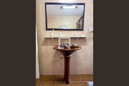 Apartamento à venda com 234m², 3 quartos e sem vaga Apartamento à venda com 234m², 3 quartos e sem vagaBanheiro Social
