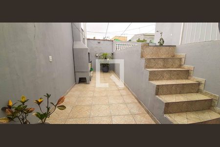 Casa à venda com 180m², 3 quartos e 2 vagas Casa à venda com 180m², 3 quartos e 2 vagasQuintal