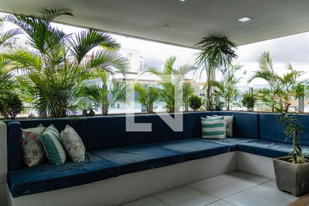 Apartamento à venda com 140m², 3 quartos e 2 vagas Apartamento à venda com 140m², 3 quartos e 2 vagasCobertura