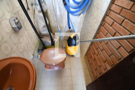 Casa à venda com 395m², 4 quartos e 4 vagasBanheiro de serviço