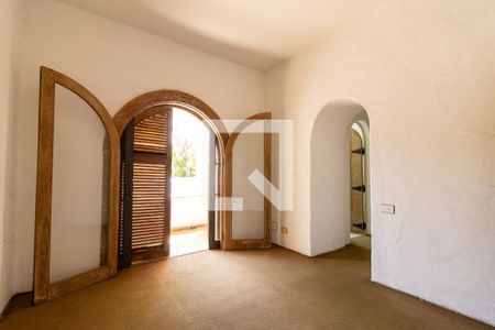 Casa à venda com 854m², 5 quartos e 8 vagas Casa à venda com 854m², 5 quartos e 8 vagasQuarto 2