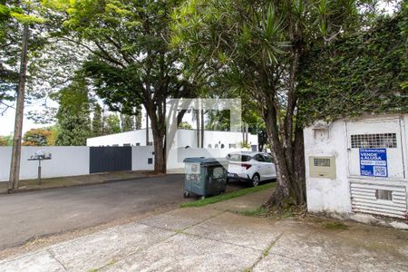 Casa à venda com 854m², 5 quartos e 8 vagas Casa à venda com 854m², 5 quartos e 8 vagasFachada