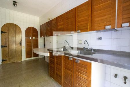 Casa à venda com 854m², 5 quartos e 8 vagas Casa à venda com 854m², 5 quartos e 8 vagasCozinha