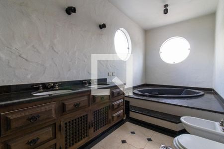 Casa à venda com 854m², 5 quartos e 8 vagas Casa à venda com 854m², 5 quartos e 8 vagasQuarto 1