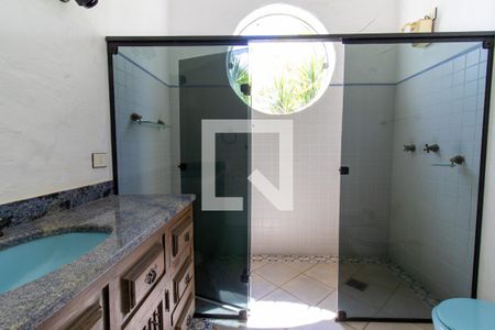 Casa à venda com 854m², 5 quartos e 8 vagas Casa à venda com 854m², 5 quartos e 8 vagasQuarto 2