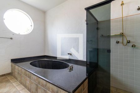 Casa à venda com 854m², 5 quartos e 8 vagas Casa à venda com 854m², 5 quartos e 8 vagasQuarto 4