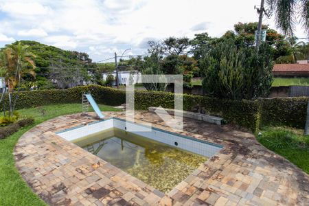 Casa à venda com 854m², 5 quartos e 8 vagas Casa à venda com 854m², 5 quartos e 8 vagasPiscina