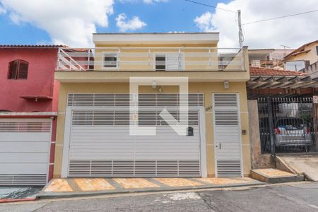 Casa à venda com 206m², 3 quartos e 2 vagasFachada
