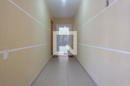 Casa à venda com 206m², 3 quartos e 2 vagasCorredor - garagem