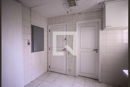 Apartamento à venda com 184m², 4 quartos e 3 vagas Apartamento à venda com 184m², 4 quartos e 3 vagasÁrea de Serviço