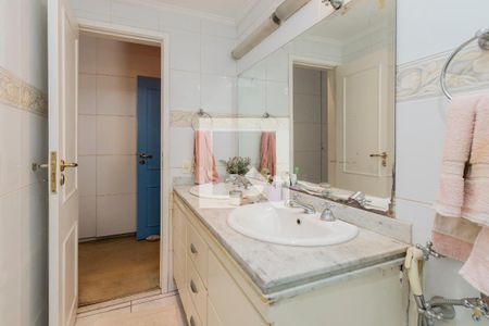 Apartamento para alugar com 215m², 4 quartos e 2 vagasBanheiro da Suíte 1