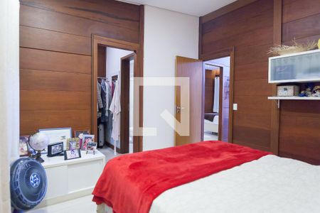 Casa de condomínio à venda com 350m², 3 quartos e 2 vagas Casa de condomínio à venda com 350m², 3 quartos e 2 vagasSuíte 1