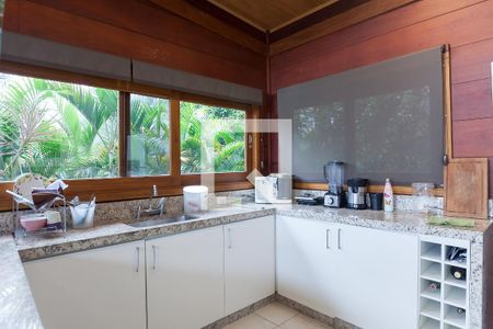 Casa de condomínio à venda com 350m², 3 quartos e 2 vagas Casa de condomínio à venda com 350m², 3 quartos e 2 vagasCozinha