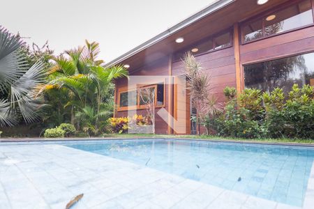 Casa de condomínio à venda com 350m², 3 quartos e 2 vagas Casa de condomínio à venda com 350m², 3 quartos e 2 vagasPiscina