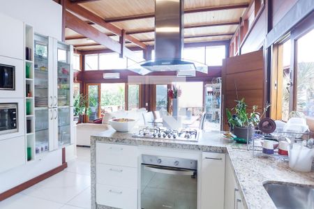Casa de condomínio à venda com 350m², 3 quartos e 2 vagas Casa de condomínio à venda com 350m², 3 quartos e 2 vagasCozinha