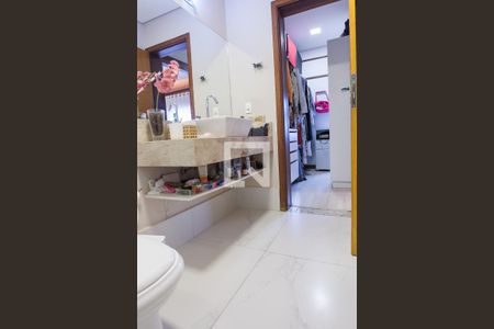 Casa de condomínio à venda com 350m², 3 quartos e 2 vagas Casa de condomínio à venda com 350m², 3 quartos e 2 vagasbanheiro suite 2