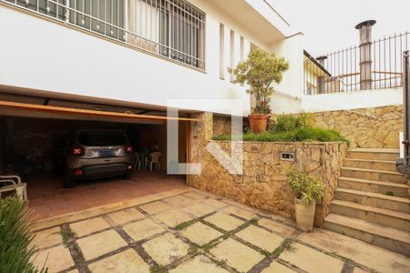 Casa à venda com 216m², 3 quartos e 3 vagas Casa à venda com 216m², 3 quartos e 3 vagasGaragem