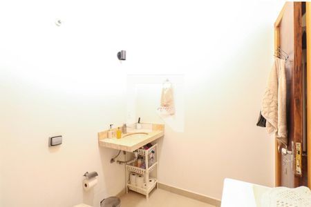 Casa à venda com 216m², 3 quartos e 3 vagas Casa à venda com 216m², 3 quartos e 3 vagasBanheiro