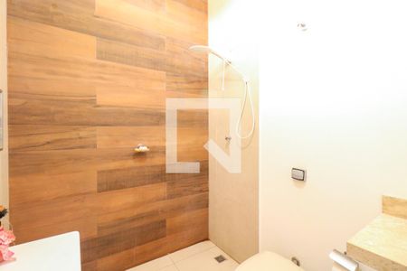 Casa à venda com 216m², 3 quartos e 3 vagas Casa à venda com 216m², 3 quartos e 3 vagasBanheiro