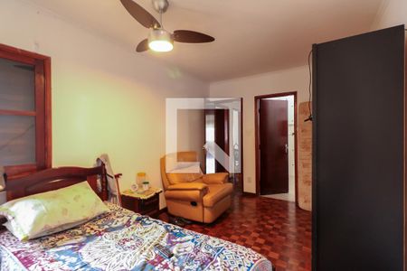 Casa à venda com 216m², 3 quartos e 3 vagas Casa à venda com 216m², 3 quartos e 3 vagasSuíte