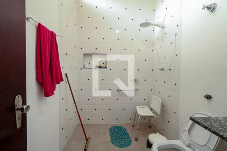 Casa à venda com 216m², 3 quartos e 3 vagas Casa à venda com 216m², 3 quartos e 3 vagasBanheiro da Suíte