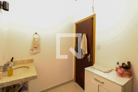 Casa à venda com 216m², 3 quartos e 3 vagas Casa à venda com 216m², 3 quartos e 3 vagasBanheiro