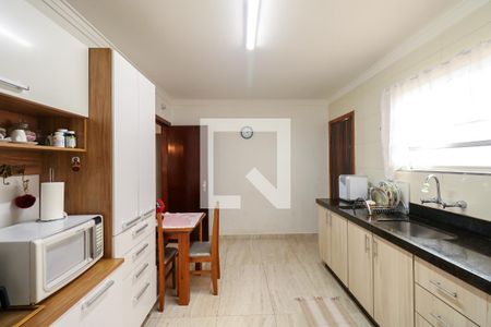 Casa à venda com 216m², 3 quartos e 3 vagas Casa à venda com 216m², 3 quartos e 3 vagasCozinha