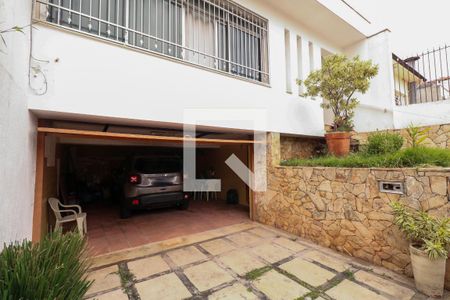Casa à venda com 216m², 3 quartos e 3 vagas Casa à venda com 216m², 3 quartos e 3 vagasGaragem