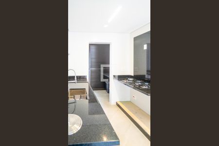 Casa à venda com 205m², 4 quartos e 2 vagas Casa à venda com 205m², 4 quartos e 2 vagasCozinha