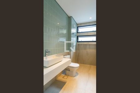 Casa à venda com 205m², 4 quartos e 2 vagas Casa à venda com 205m², 4 quartos e 2 vagasBanheiro