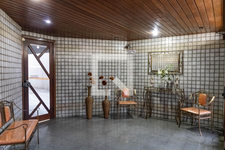 Apartamento à venda com 140m², 4 quartos e 2 vagas Apartamento à venda com 140m², 4 quartos e 2 vagasHall de entrada