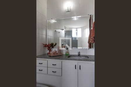 Apartamento à venda com 140m², 4 quartos e 2 vagas Apartamento à venda com 140m², 4 quartos e 2 vagasBanheiro da Suíte