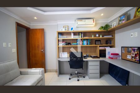 Apartamento à venda com 350m², 4 quartos e 2 vagasEscritório