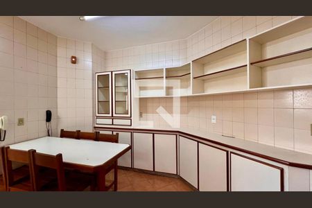 Apartamento à venda com 160m², 4 quartos e 2 vagas Apartamento à venda com 160m², 4 quartos e 2 vagascozinha