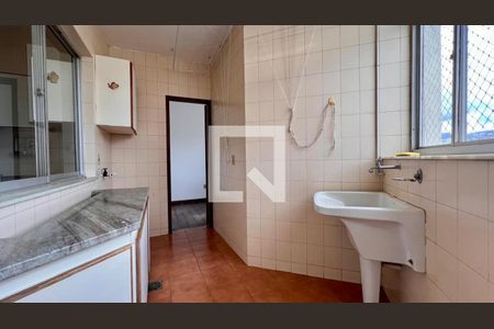 Apartamento à venda com 160m², 4 quartos e 2 vagas Apartamento à venda com 160m², 4 quartos e 2 vagasÁrea de Serviço