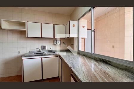 Apartamento à venda com 160m², 4 quartos e 2 vagas Apartamento à venda com 160m², 4 quartos e 2 vagascozinha