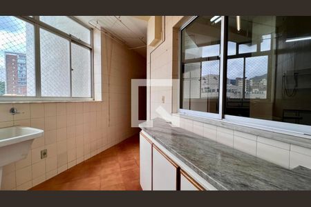 Apartamento à venda com 160m², 4 quartos e 2 vagas Apartamento à venda com 160m², 4 quartos e 2 vagasÁrea de Serviço