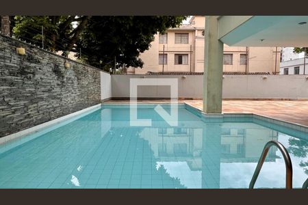 Apartamento à venda com 160m², 4 quartos e 2 vagas Apartamento à venda com 160m², 4 quartos e 2 vagasÁrea comum - Piscina