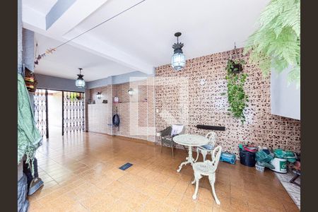 Casa à venda com 160m², 3 quartos e 5 vagas
