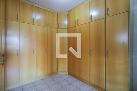 Casa para alugar com 298m², 3 quartos e 12 vagasCloset da Suíte