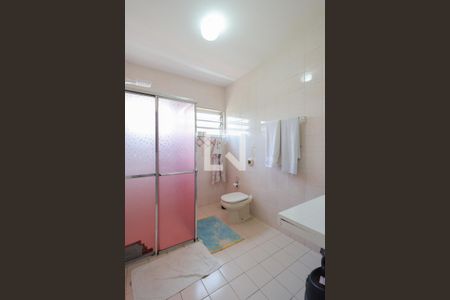 Casa para alugar com 298m², 3 quartos e 12 vagasBanheiro