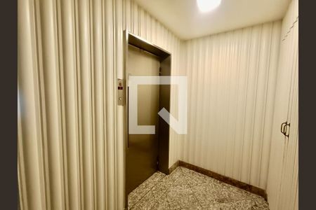 Apartamento à venda com 77m², 2 quartos e 1 vagaÁrea comum