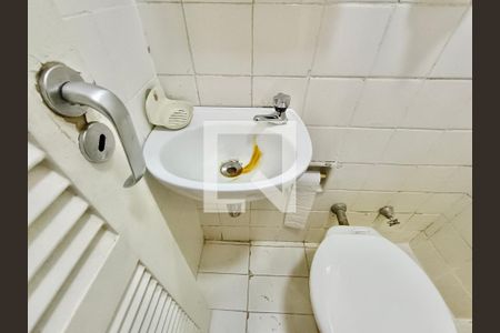 Apartamento à venda com 77m², 2 quartos e 1 vagaBanheiro serviço