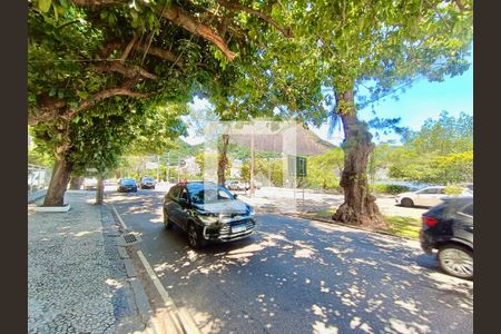 Apartamento à venda com 77m², 2 quartos e 1 vagaVista da Rua