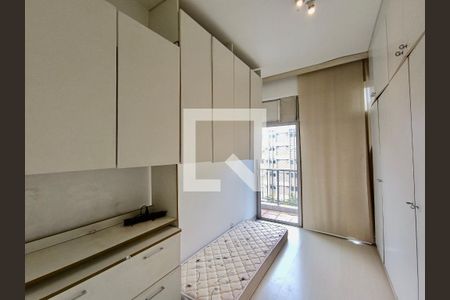 Apartamento à venda com 77m², 2 quartos e 1 vagaCorredor