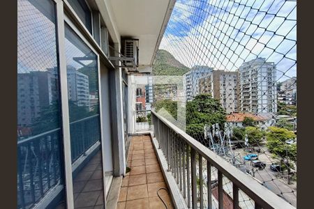 Apartamento à venda com 77m², 2 quartos e 1 vagaVaranda
