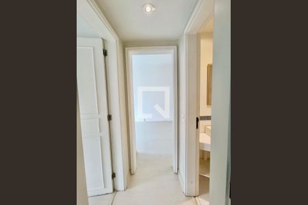 Apartamento à venda com 77m², 2 quartos e 1 vagaCorredor