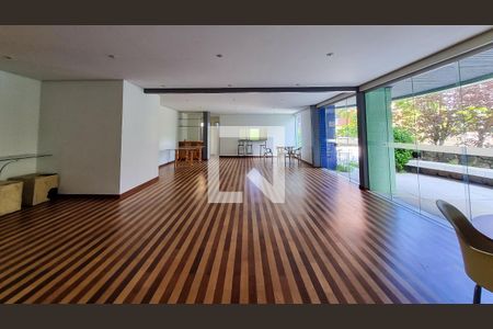 Apartamento à venda com 133m², 2 quartos e 3 vagas Apartamento à venda com 133m², 2 quartos e 3 vagasÁrea comum