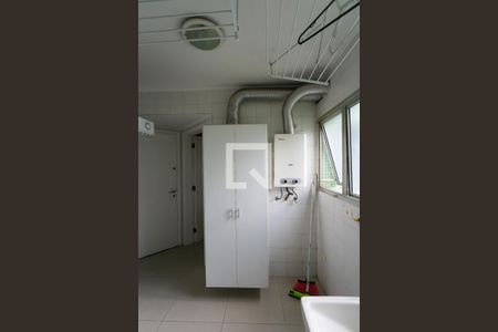 Apartamento à venda com 133m², 2 quartos e 3 vagas Apartamento à venda com 133m², 2 quartos e 3 vagasÁrea de Serviço